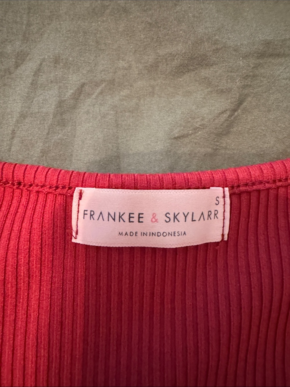 Short Sleeve Ribbed Button-Front Top - Red - Picture 3 of 3